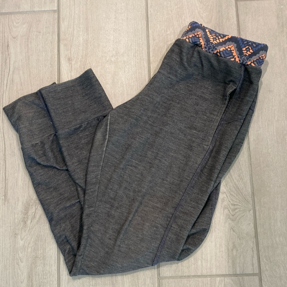Maaji size medium fitted sweats